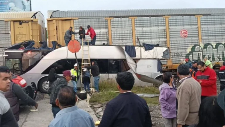 Trágico accidente en Atlacomulco: 10 muertos y 10 heridos graves reporta salud