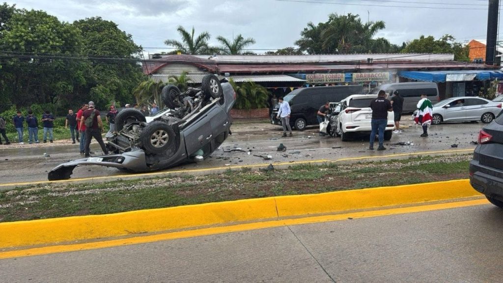 Un fatal accidente en Cancún deja cinco fallecidos en el boulevard Colosio