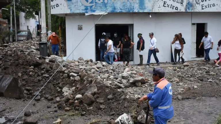 52 mil servidores públicos atienden emergencia por lluvias en México