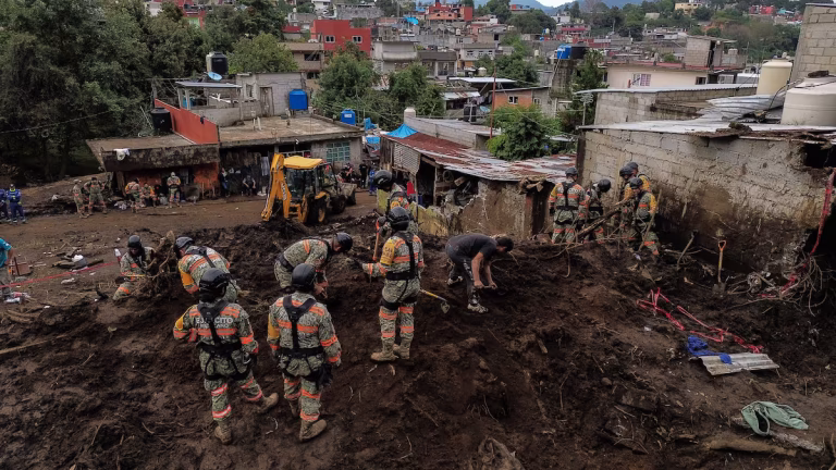 Aumentan a 66 los fallecidos por lluvias en varios estados de México