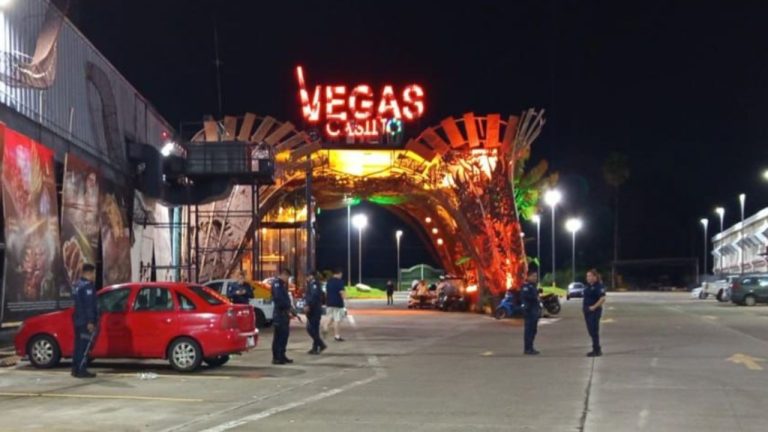 Balean casino en Tapachula: Reportan daños materiales