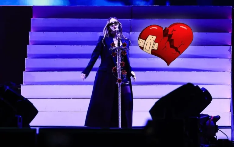 Belinda interrumpe concierto: ¡Pide foto a fan "Guapo"!