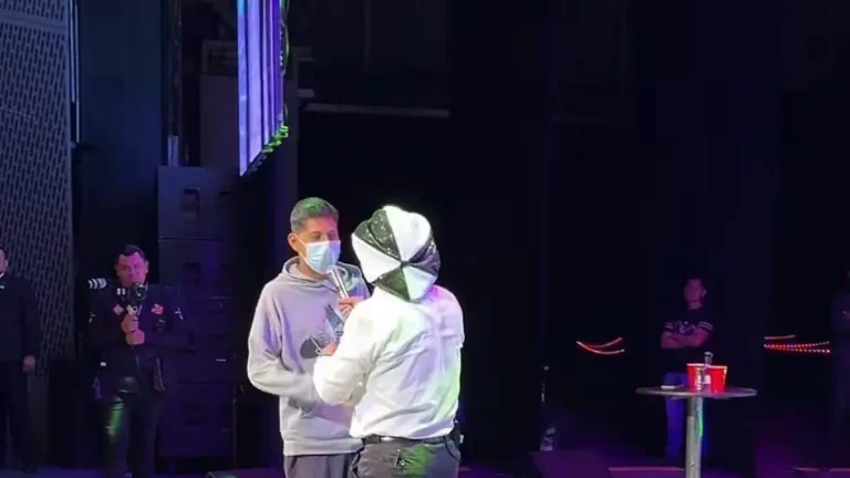 Brincos Dieras dona a hombre con insuficiencia renal en show