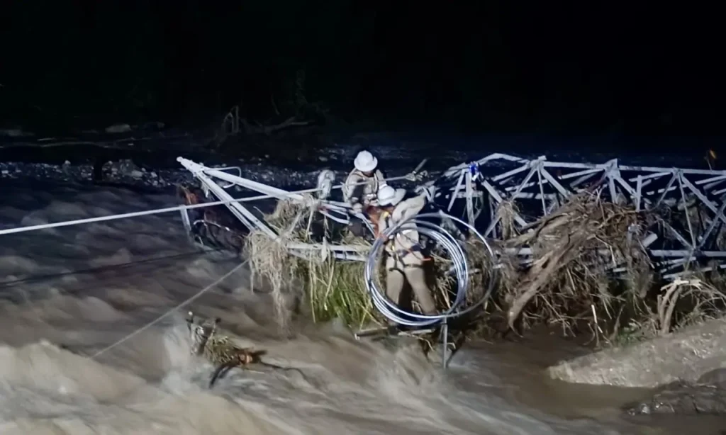 CFE avanza en restablecimiento de Luz tras lluvias en cinco estados