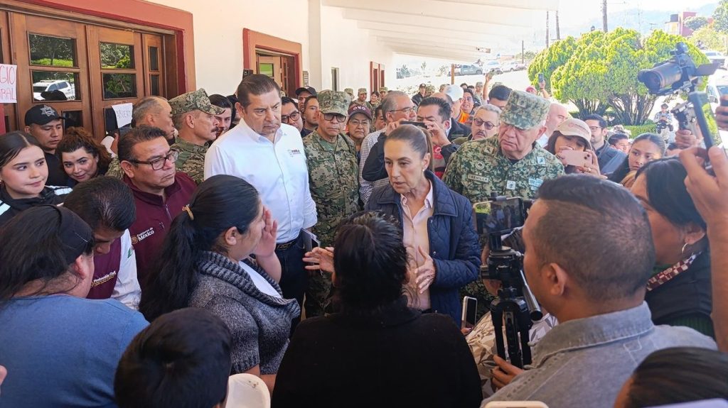 Claudia Sheinbaum visita Poza Rica tras fuertes lluvias en Veracruz