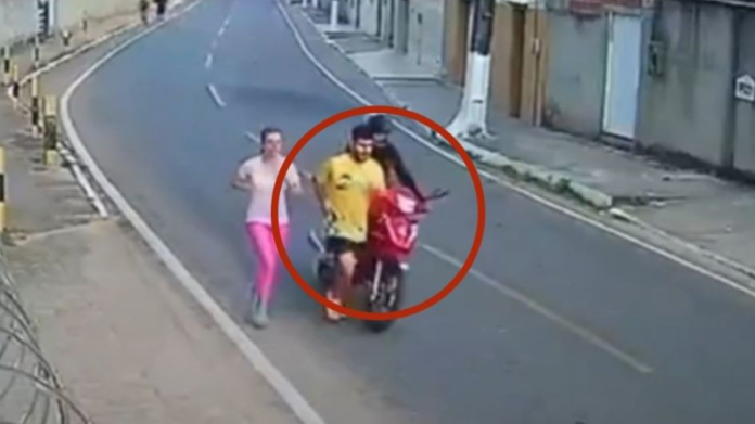 Corredor atropellado por moto en Fortaleza- motociclista huyó Corredor atropellado por moto en Fortaleza; motociclista huyó