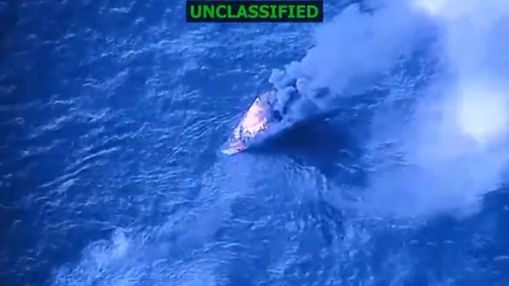 Estados Unidos ataca embarcación colombiana; Petro denuncia