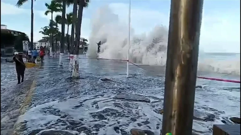 Huracán Priscilla: Alerta en Los Cabos por lluvias y oleaje