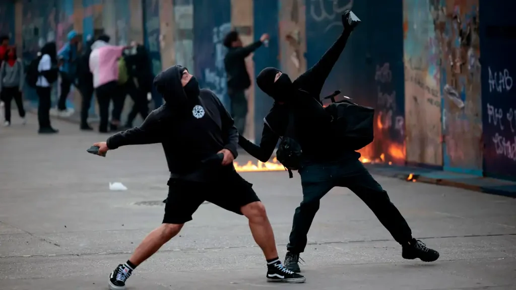 Identifican a presuntos vándalos del 2 de octubre en CDMX