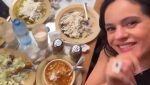 La reacción viral de Rosalía al probar pozole en su visita a México
