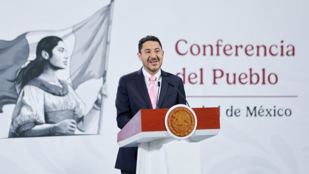Martí Batres: ISSSTE dona predio a SEP en Tamazunchale