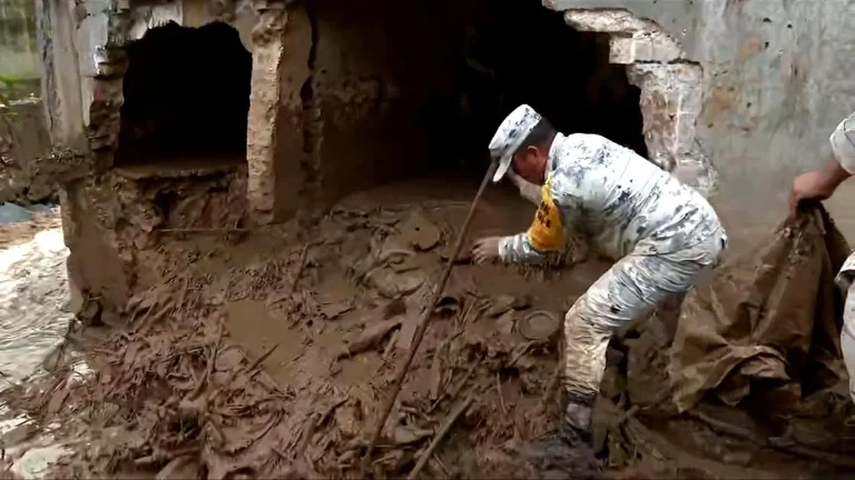 Más de 800 escuelas mexicanas afectadas por lluvias torrenciales