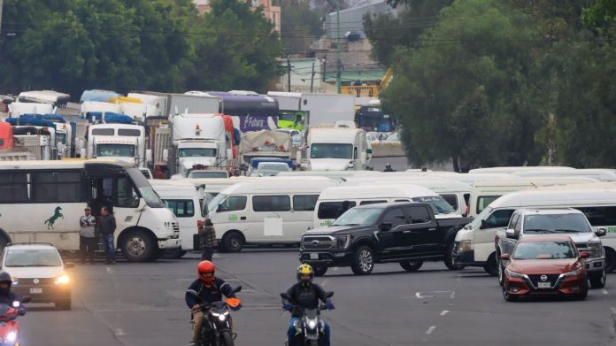 Megabloqueo transportista en CDMX y Edomex- Las exigencias a Clara Brugada Megabloqueo transportista en CDMX y Edomex: Las exigencias a Clara Brugada