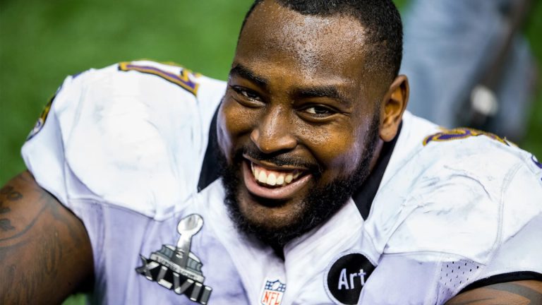 Muere Arthur Jones, campeón del Super Bowl XLVII, a los 39 años