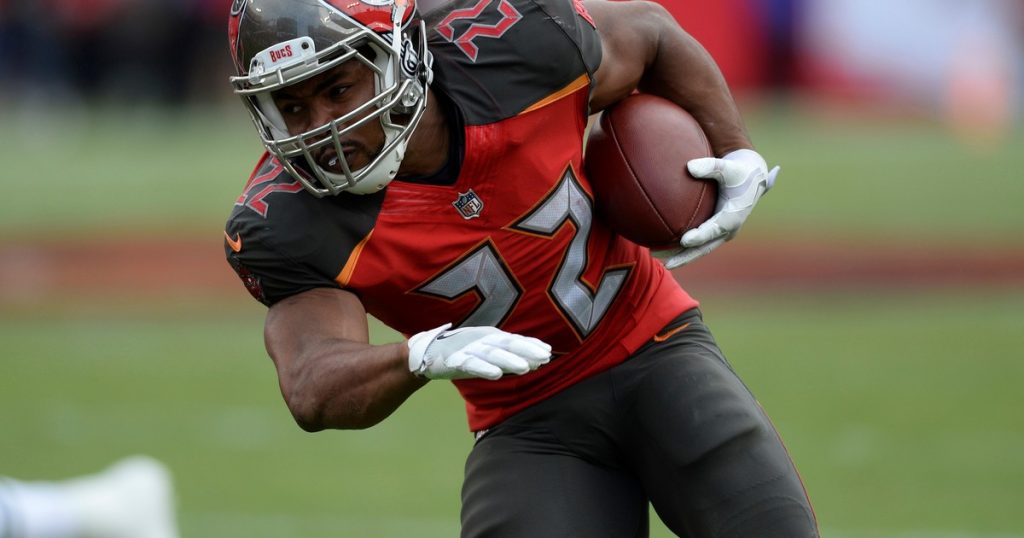 Murió Doug Martin, ex estrella de la NFL, bajo custodia policial