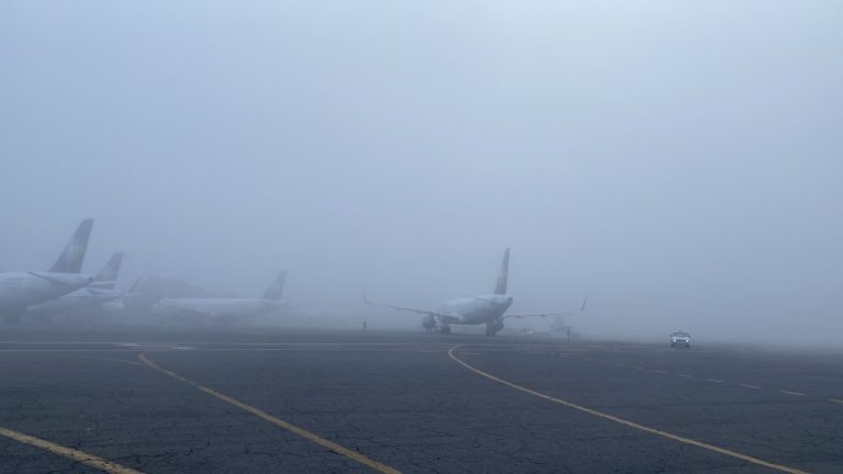 Niebla paraliza el Aeropuerto de Ciudad de México: Vuelos demorados el 30 de octubre