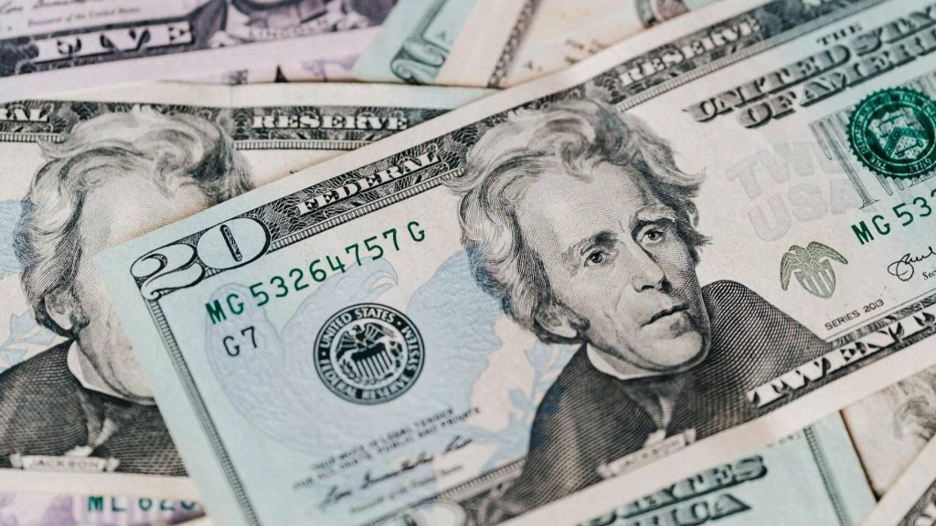 Precio del dólar hoy: Así cotiza frente al peso mexicano (24 octubre 2025)