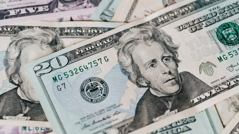 Precio del dólar hoy: Así cotiza frente al peso mexicano (24 octubre 2025)