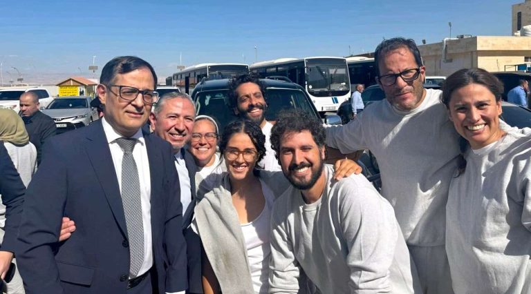 Seis mexicanos de Global Sumud Flotilla regresan a casa tras retención
