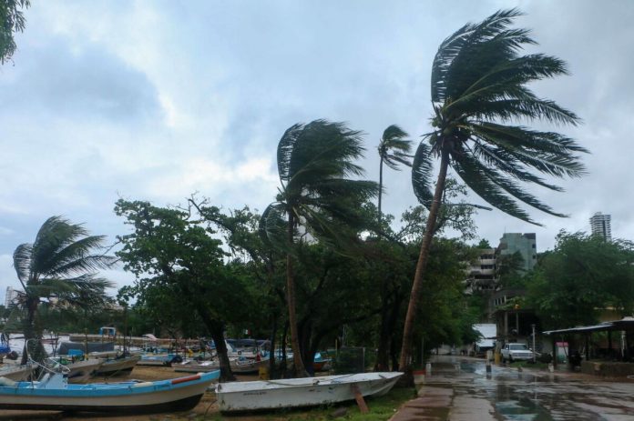Tormentas tropicales- Priscilla y Raymond bajo vigilancia en México Tormentas tropicales: Priscilla y Raymond bajo vigilancia en México