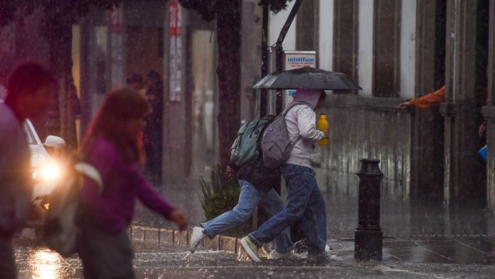 Alerta máxima en México por 72 horas de heladas y fuertes lluvias en más de 10 estados