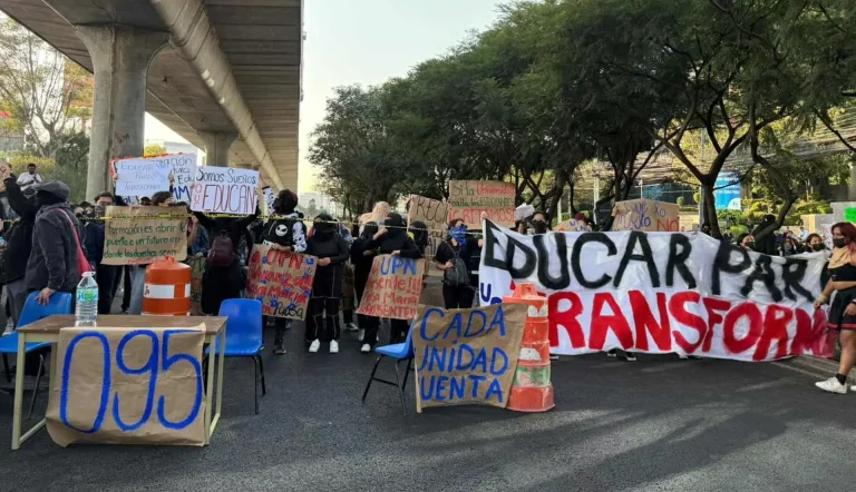 Bloqueo UPN paraliza el Periférico Sur: las demandas que desquiciaron la CDMX