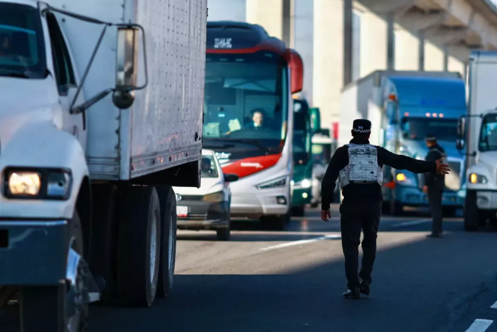 Bloqueos carreteros en México 2025: las afectaciones viales del 25 de noviembre