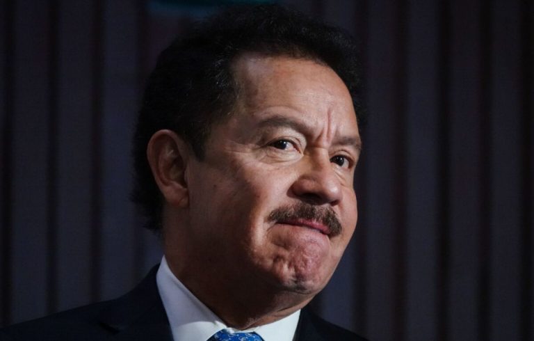 Diarrea verbal y nostalgia: Mier destroza a Moreno por narcogobierno