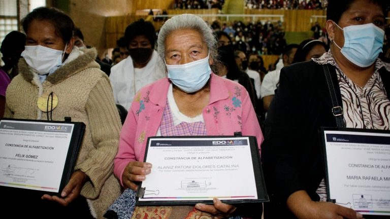 El INEA atiende a más de 20 mil personas en rezago educativo, clave en el plan Sheinbaum