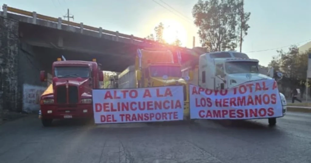 El mapa de la protesta: 14 bloqueos complican el tránsito en carreteras de México hoy