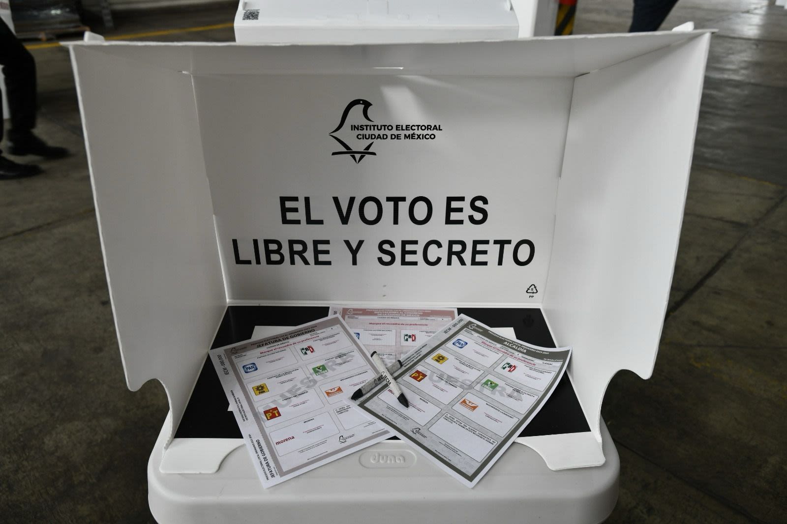 El riesgo oculto del voto por internet que polariza a los partidos en México