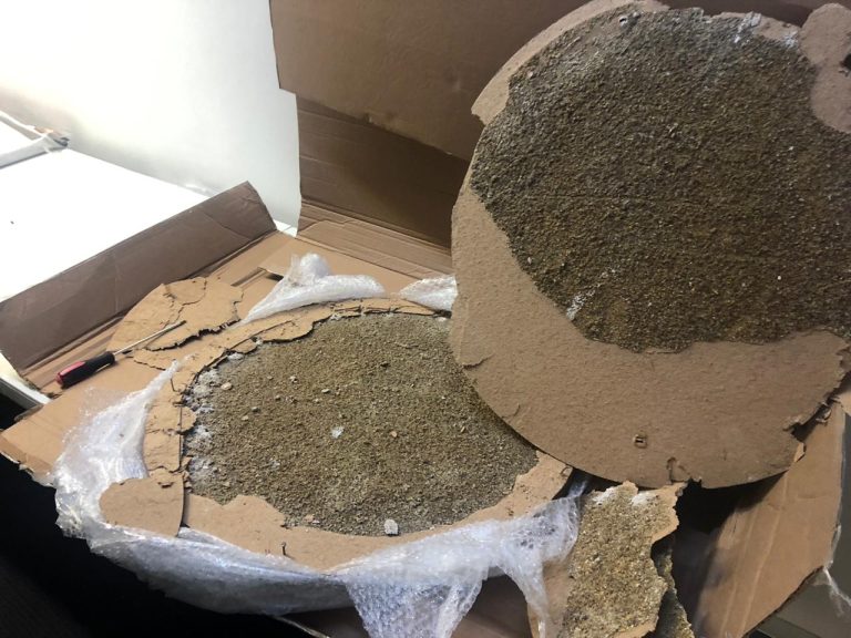 El sofisticado método usado para contrabandear metanfetamina oculta en artesanías