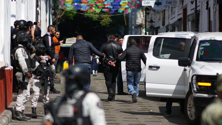 Infiltración criminal en escoltas de Carlos Manzo: la clave del asesinato en Uruapan