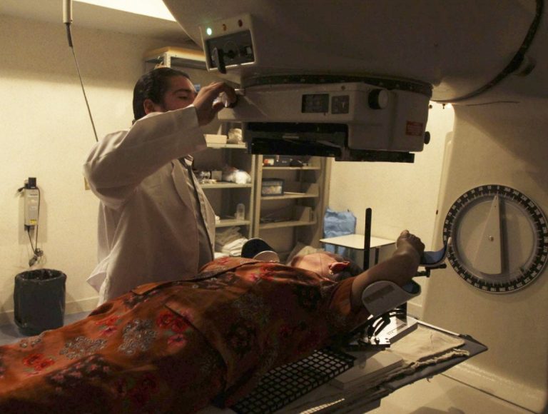 La barrera del idioma que condena: proponen información de cáncer en lenguas indígenas