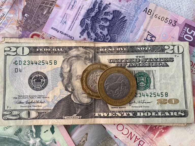 La contracción del PIB y la triple presión que eleva el dólar