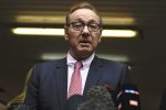 La leyenda caída: Kevin Spacey confirma que es “homeless” tras juicios millonarios