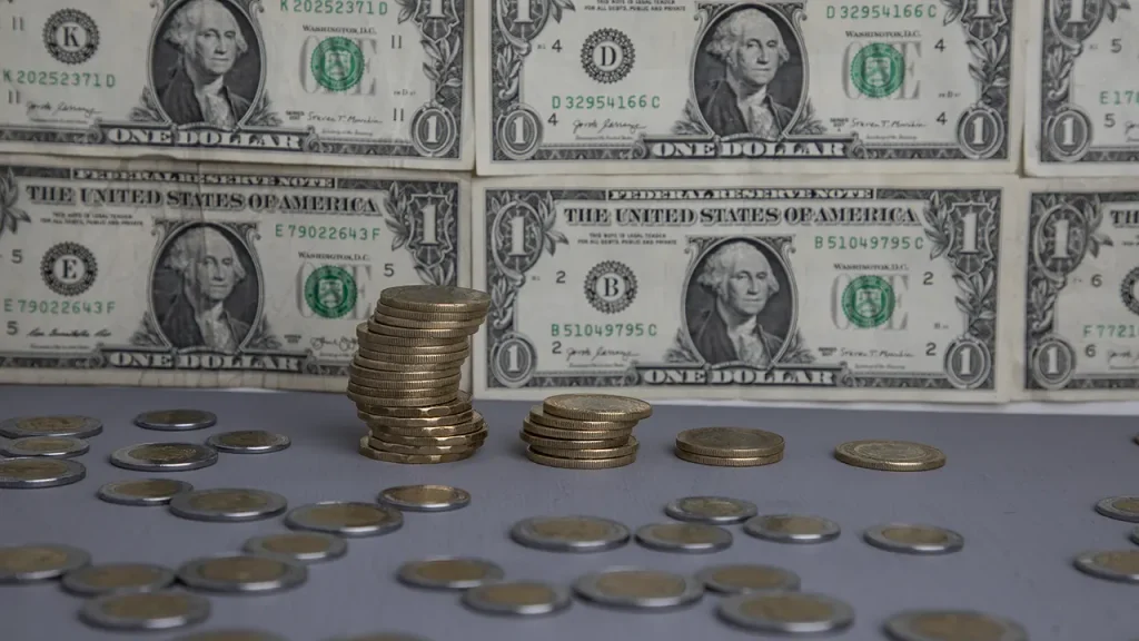 La ofensiva de Trump en la Fed impulsa al peso mexicano