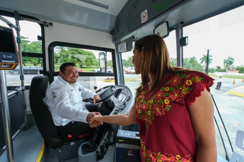 Mara Lezama descarta el aumento al transporte público Cancún hasta que haya mejoras