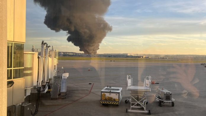 Pánico en Kentucky- se estrella un avión de carga de UPS cerca del aeropuerto Pánico en Kentucky: se estrella un avión de carga de UPS cerca del aeropuerto