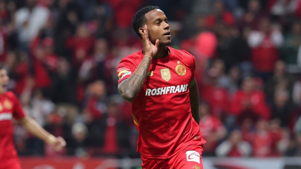Paulinho sella su tricampeonato de goleo y Toluca arrebata el liderato de la Liga MX Apertura 2025