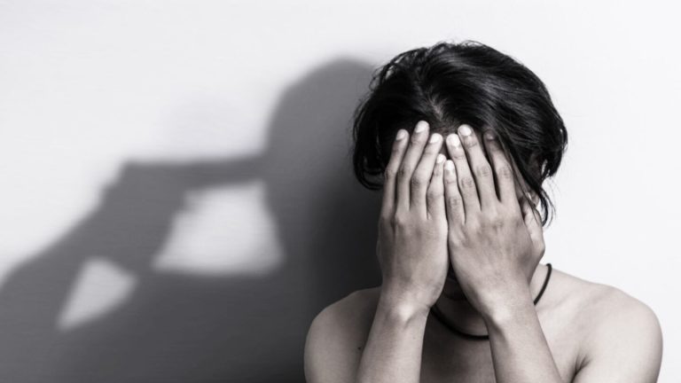 Pena de 12 años por inducir al suicidio: la reforma contra el peligro digital