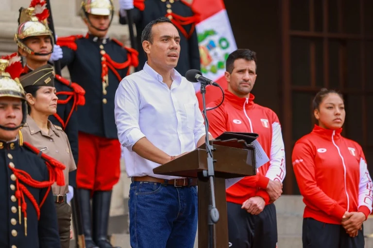 Presidente de Perú no descarta asaltar embajada de México por Betssy Chávez