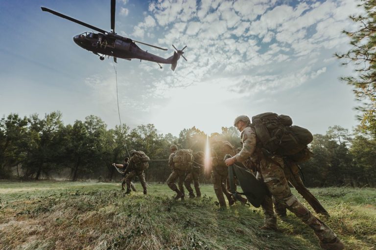 Trump planea envío de tropas estadounidenses a México, según NBC