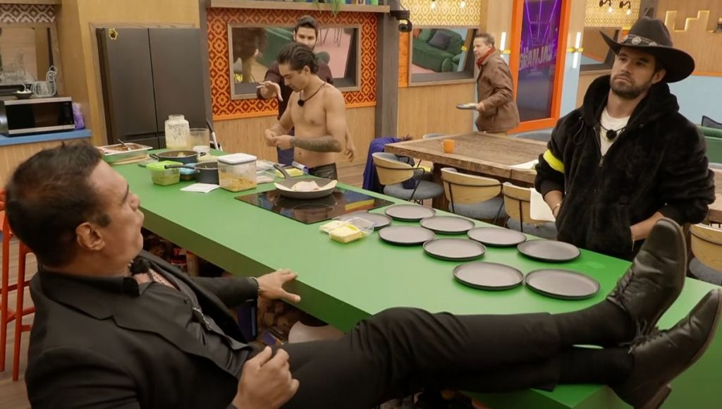 El patrón vs. Eleazar Gómez: "Gano en un mes lo que tú en tres años"