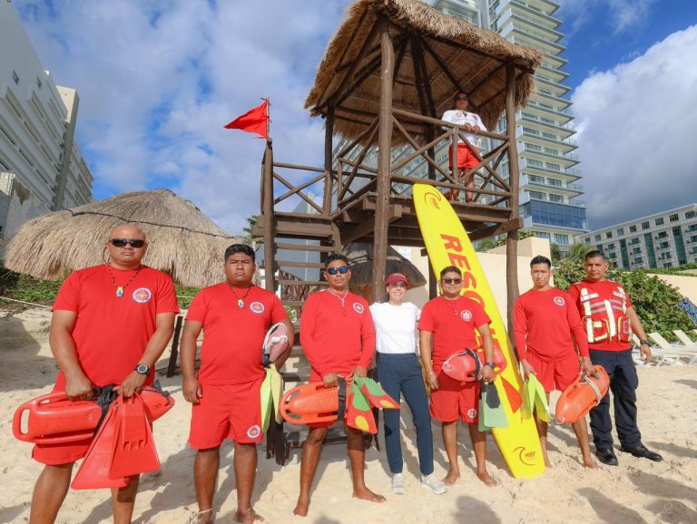 Garantiza Ana Paty Peralta servicios diarios de guardavidas en playas públicas de Cancún