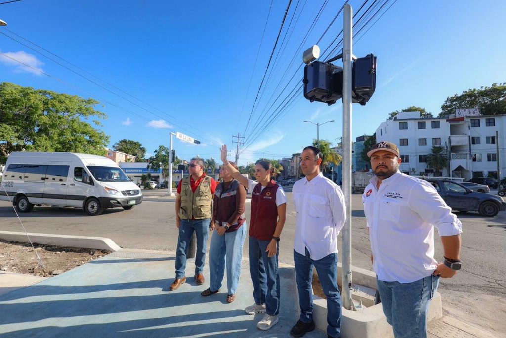 Ana Paty Peralta supervisa la modernización crítica de semáforos: ¿Al fin cruces seguros en Cancún 2025?