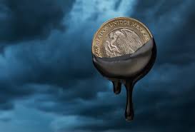 La paradoja de fin de año: el peso mexicano desafía al petróleo en su racha histórica