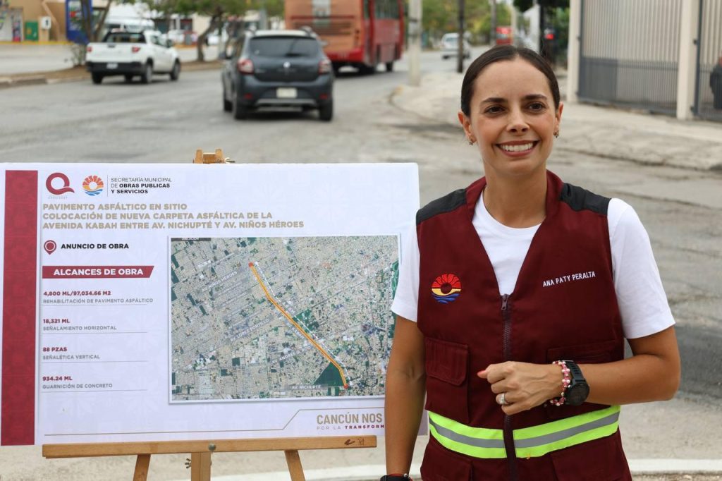 Supervisión experta de Ana Paty Peralta en la pavimentación de la avenida Kabah