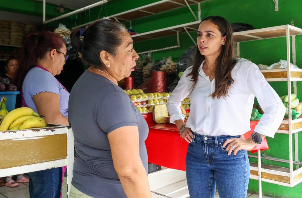 Ana Paty Peralta supervisa restauración del Jardín Medicinal Maya