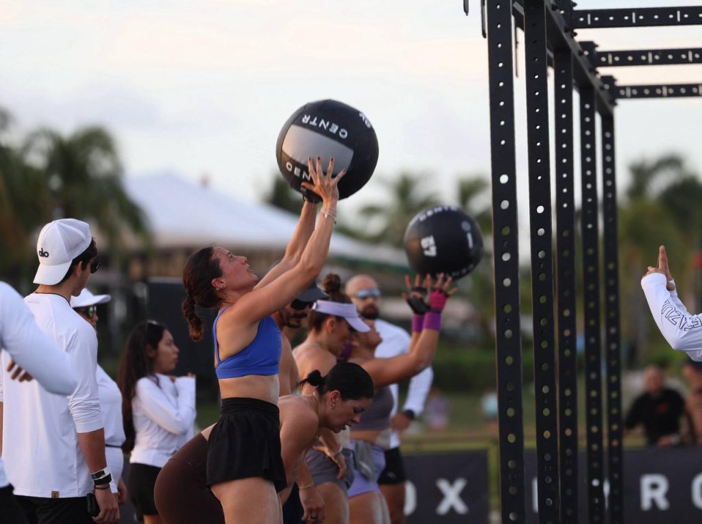 HYROX PFT Llega a Cancún: Atletas Desafían Sol y Arena en Playa Langosta